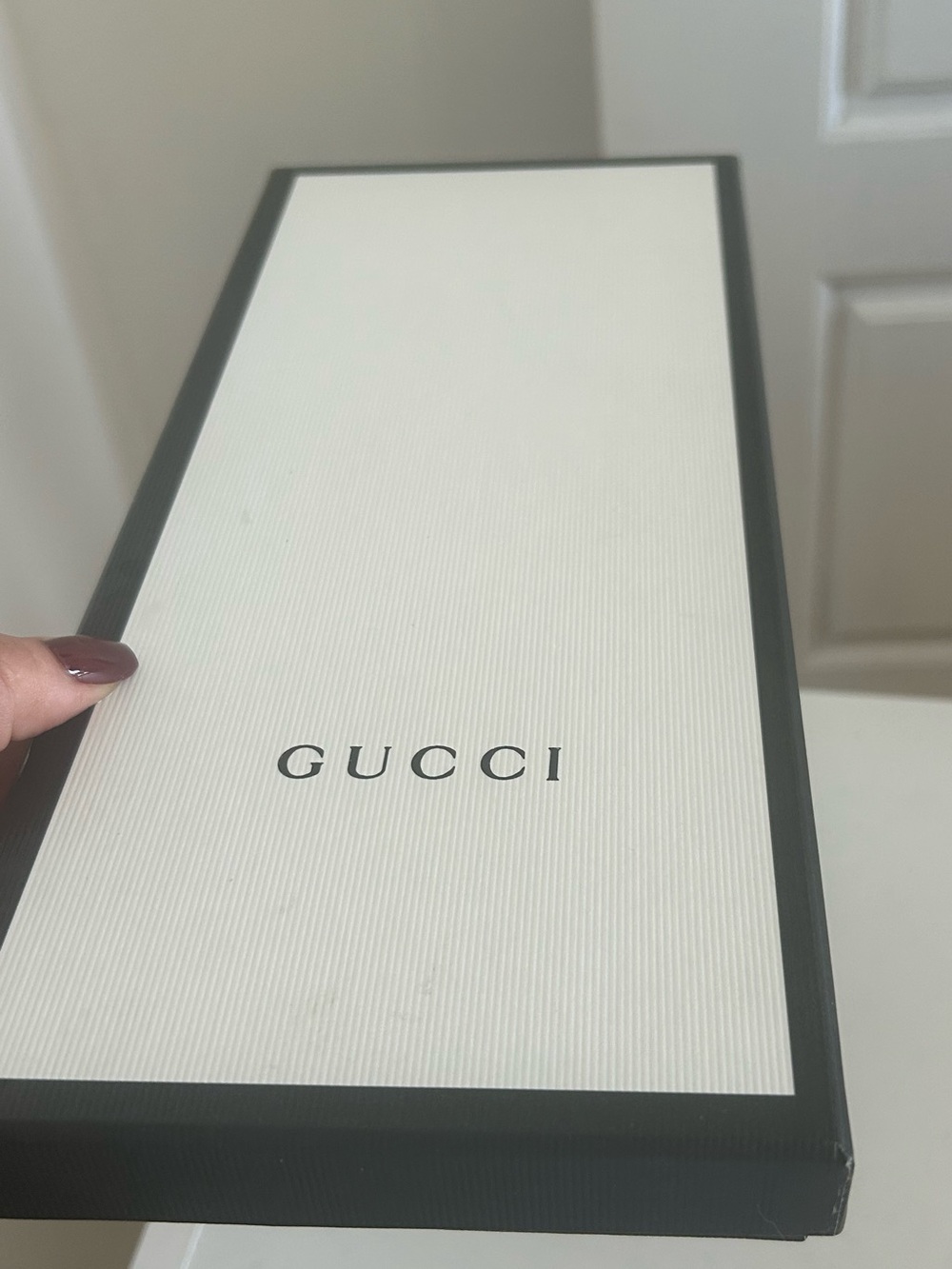 Gucci Authentic Black & White Scarf Gift Box 35 cm/13.8